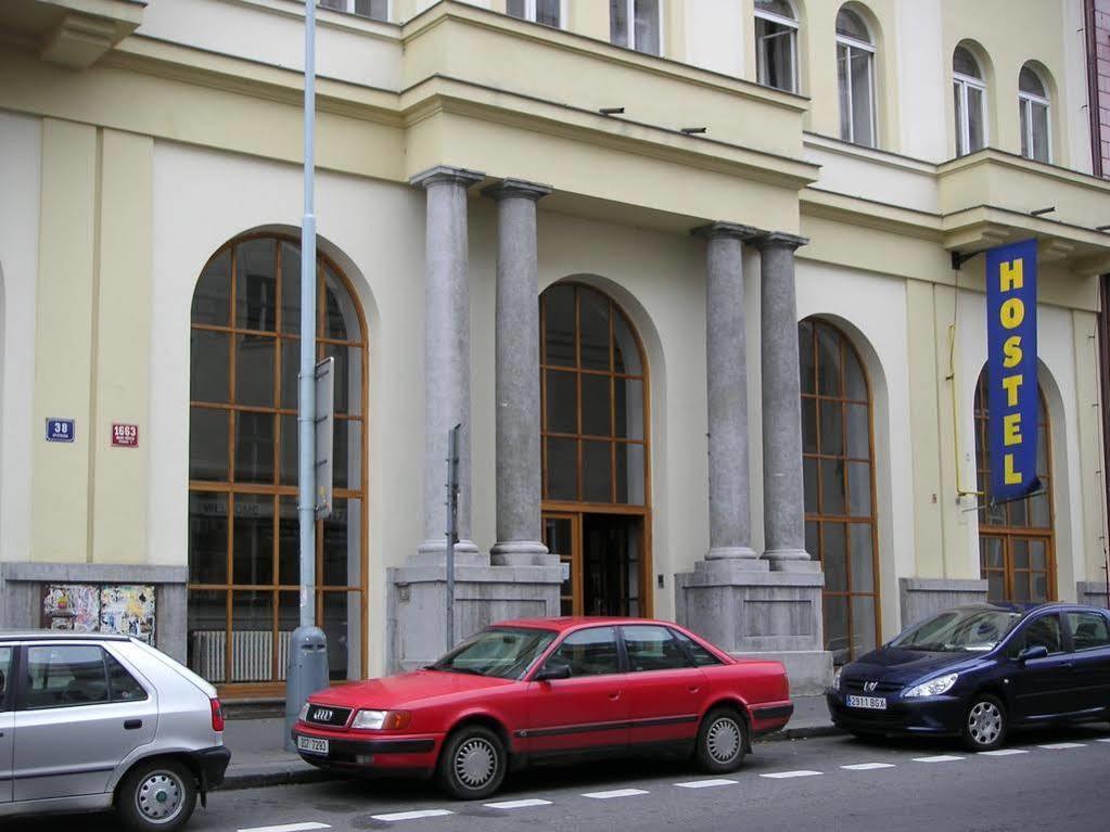 Ats Hostel Jednota Prague Exterior photo